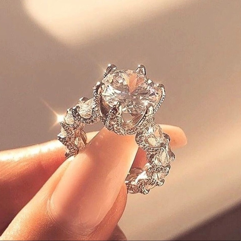 LAST ONE‼️ Silver White Sapphire Big Diamond Ring - Picture 3 of 16